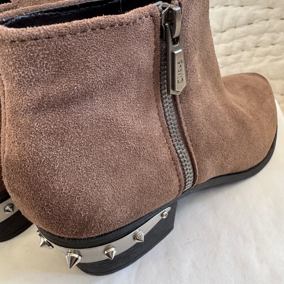 Circus Sam Edelman Holt Bootie 7.5 Brown Suede Studded Western Ankle Boot, NWOT - Picture 9 of 16